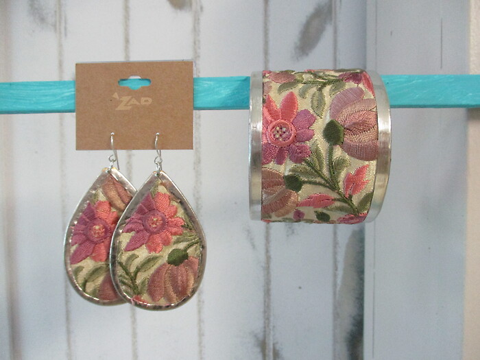 Embroidered Floral Set (Silver &amp; Dusty Rose)