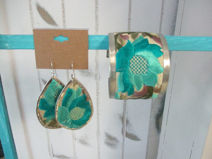 Embroidered Floral Set (Silver &amp; Teal)